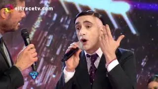 Favio Posca se luci&oacute; con El Petitero cantando tangos &ldquo;editados&rdquo; en el momento