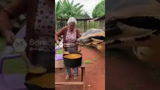 Ela mandando a cobra assoprar a sopa kkkk