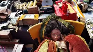 Flohmarkt beim Naschmarkt Vienna Austria