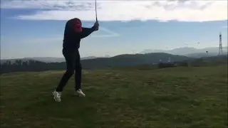 CONSEIL PRO de SPACEGOLF: La balle en dessous des pieds - par Nicolas Pamard