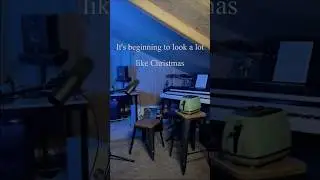 It's beginning to look a lot like Christmas (cover)