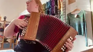 Hanter Dro de Saint Yrieix - Guido Piccard | Becci Pamely-Bast melodeon / diatonic accordion