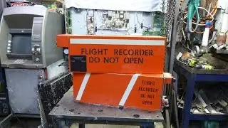Inside a Sundstrand UFDR Flight Data Recorder 