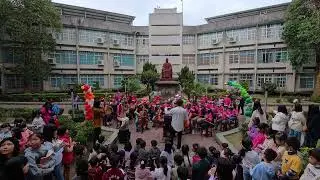 113.12.25 豐原國小國樂團聖誕節快閃演出 指揮黃俊毓老師