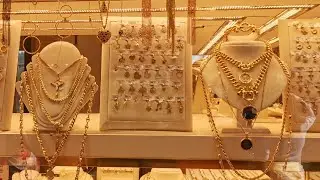 STREET GOLD MARKET IN ITALY.
