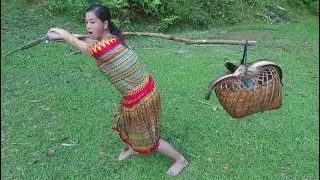 Survival Skills: Smart Fishing Build Simple Fish Trap - Amazing Girl Catch Fish For Survival