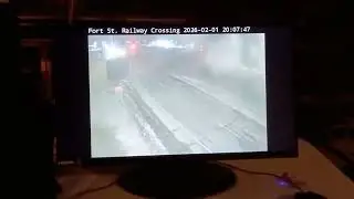 TrainVideo Of A PHONE View With A CN 484 NB Train On The Trenton Michigan, USA Area By Gabriel
