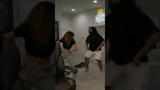 I bet you didn&rsquo;t think esfand could dance #shorts #otk #esfand #twitch