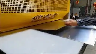 Manual feeding embossing machine