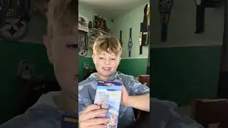 I just opened up one of the best football packs I bought!! 