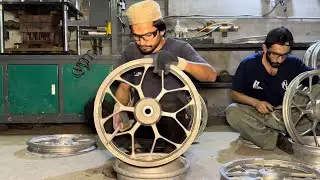 Casting Process of Motorcycle Wheel Rims in an Old Factory!