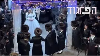 Chuppah with Viznitz Rebbe R&rsquo; Mendel
