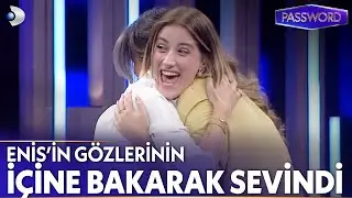 Hazal Kaya'dan Sıra Dışı Password Performansı - Password Özel Kolaj