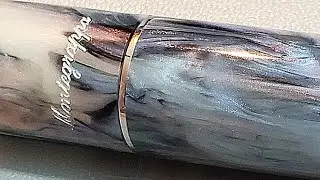 Перьевая ручка MONTEGRAPPA ELMO RED ABALONE