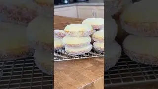 Anna Olson&rsquo;s Baked Lemon Donuts 🍋🍩 @missbakersbites