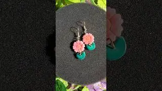 Cute Flower Earrings with Chalk Pastels #polymerclayearrings