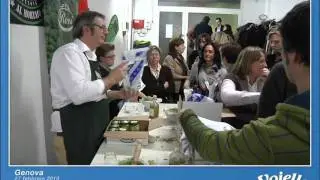 Imparare i segreti del pesto genovese e le salse al mortaio: l'incontro Voiello di Genova