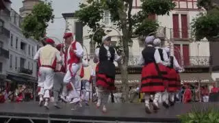 Danse traditionnelle des 7 provinces Basques - Arku dantza, danse des cerceaux