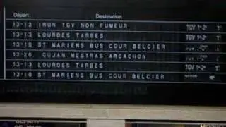 Panneau d'affichage des destinations en gare