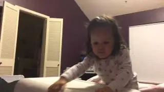 Isabel & Elena Singing