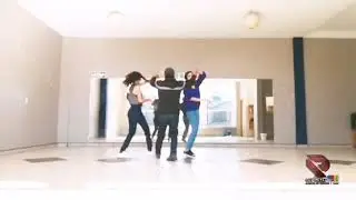 Bailando Cumbia con 2 mujeres (Cumbia en #3)