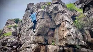 Uncut: Unknown Boulder Problem (V3/6a) Dhauj, Gurgaon, India