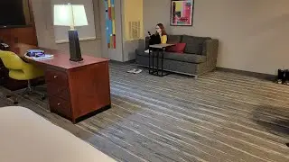 SPACE vs CLEANLINESS | Hampton Inn Minneapolis-St. Paul Airport Mall of America ROOM TOUR & REVIEW