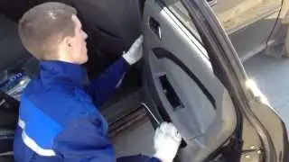 Снятие обшивки двери Шевроле Лачетти