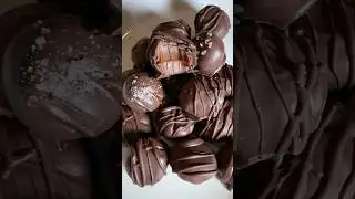 (Easy!) Chocolate Caramel Truffles