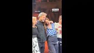'Dawson's Creek' cast reunites and honors James Van Der Beek