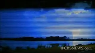 Spectacular lightning transforms black sky