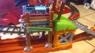 thomas and friends walking bridge train set