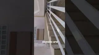 corrim&atilde;o de escada