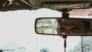 كلاندو سيدي حسين: سائق سيارة أجرة لا يتحرك سوى في الاتجاه الممنوع