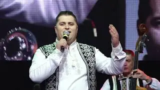 Ady Carp---Este intr-un sat o mama 2019
