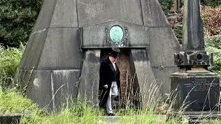 Seen William MacKenzie climbin&rsquo; out his pyramid tomb on Rodney Street