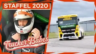 Vollgas mit 1150 PS!! Tinka auf der Rennstrecke | Trucker Babes | Kabel Eins