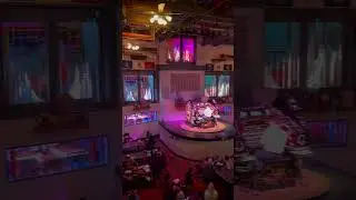 Listening to the largest Wurlitzer theatre organ in the world 🎵🎹 Organ Stop Pizza - Mesa,Arizona