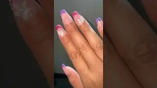 Perfect summer nail 🌸💕💜 color changing french tips #nails #nailgelart #nailart #naildesigns