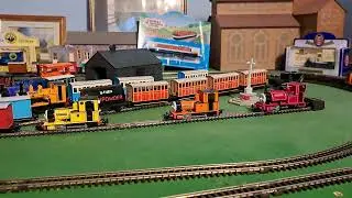 Bachmann Rusty pulling 4 Brown 3 grey slate wagons 