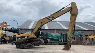 Long reach excavator: Caterpillar 325DLR from year 2008 testing.