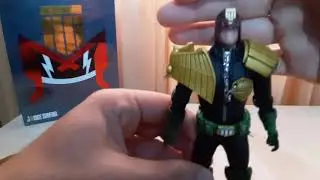 Review :Mezco One :12 JUDGE DREDD #judgedredd #mezcoone12