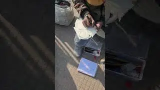Street artist at Dhuadhar, Jabalpur, Madhya Pradesh