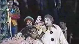 Placido Domingo in I Pagliacci - Coraggio!