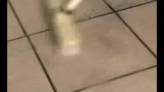 Nettoyer un sol encrass&eacute; avec notre D&eacute;graissant D&eacute;crassant