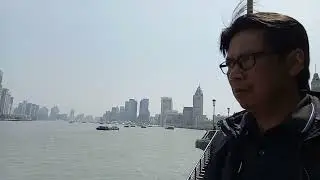 menjelajahi kota sianghai pada siang hari dingin nya sampe mureset😅