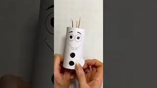 Making a snowman #snowman #snowmen #trend #handmade #christmasdecor #diycrafts #paper #diy