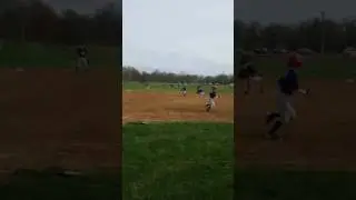 A kid  playing baseball (Silly news mini)