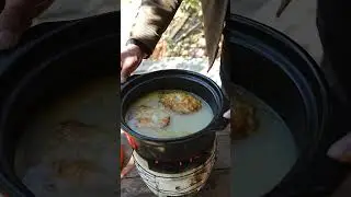 山野鮮味，溪水潺潺滋養的河魚，每一口都是家鄉的味道，這纔是冬天該有的氣息！ #鄉野美食 #農村美食 #新農人 #我的農村生活