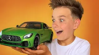 Mark unboxing Luxury Diecast Supercar Mercedes-Benz AMG GTR scale 1:18